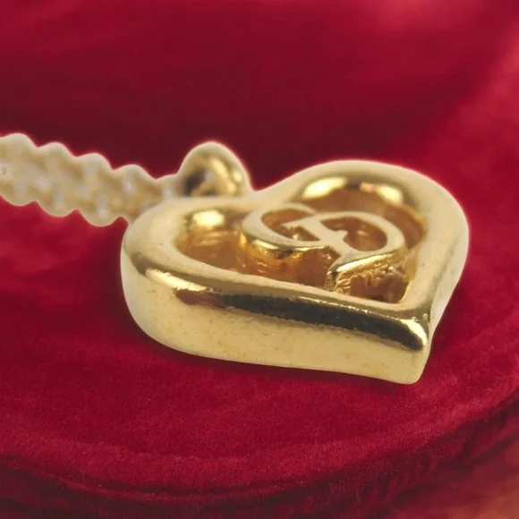 DIOR Signature Logo Heart Pendant Necklace 😍❤️ - Picture 8 of 10